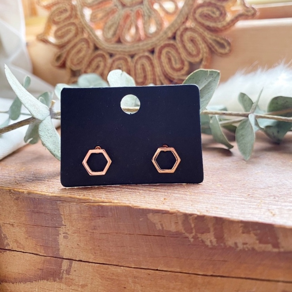 NEW Dainty Hexagon stud Earrings in Rose Gold color - Boutique - Picture 6 of 7